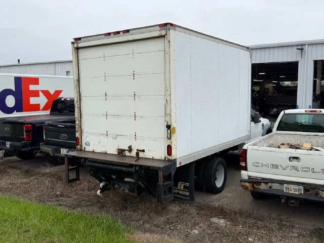 Used 2009 White Ford XL image 8