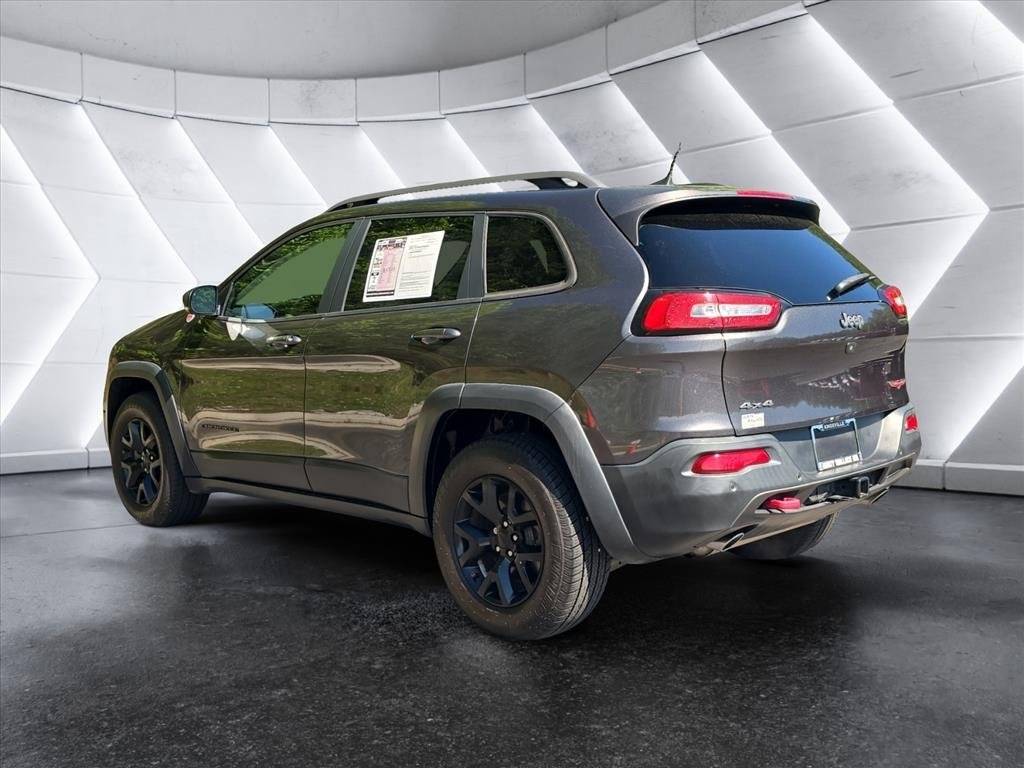 Used 2016 Gray Jeep Trailhawk image 3