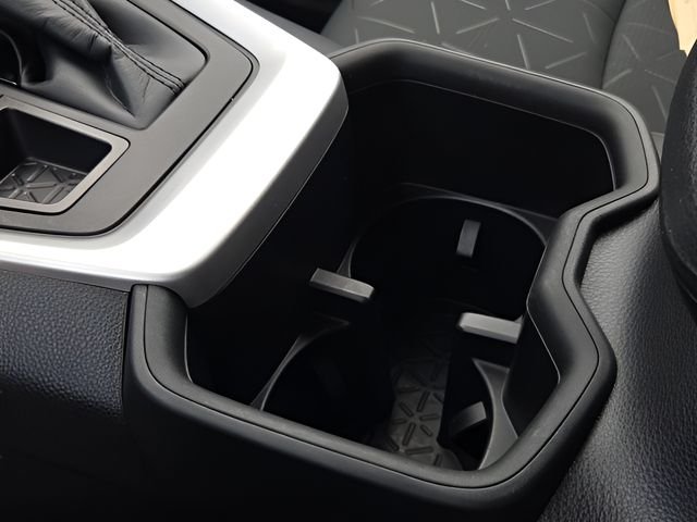 Used 2023  Toyota XLE image 22