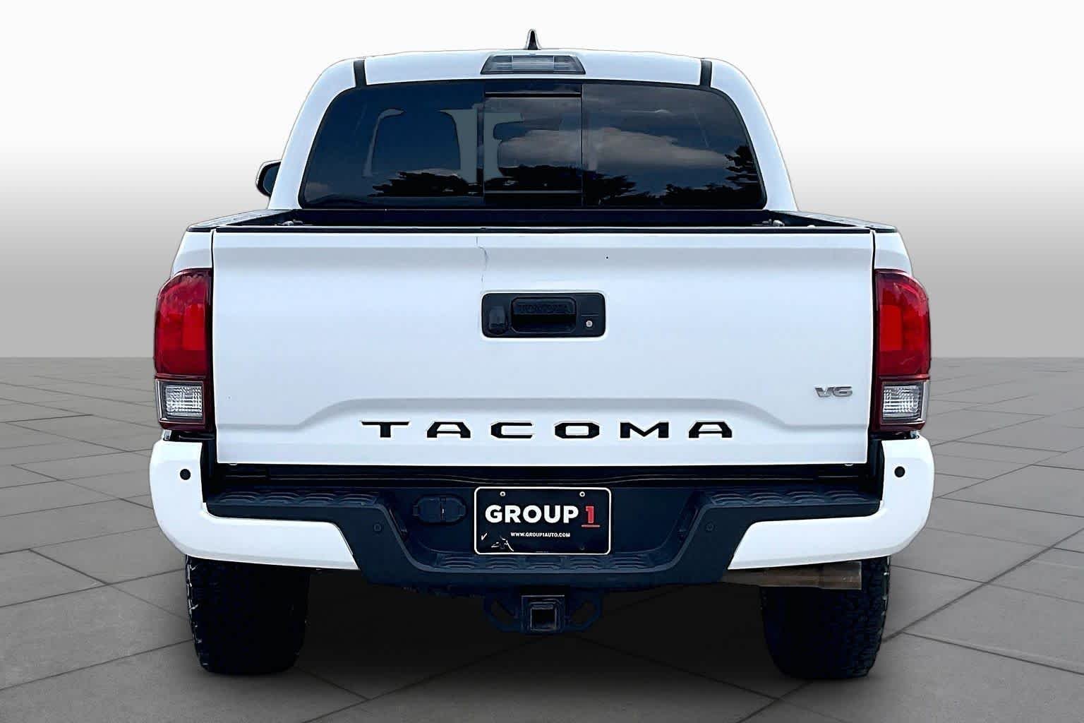 Used 2018  Toyota SR5 image 5