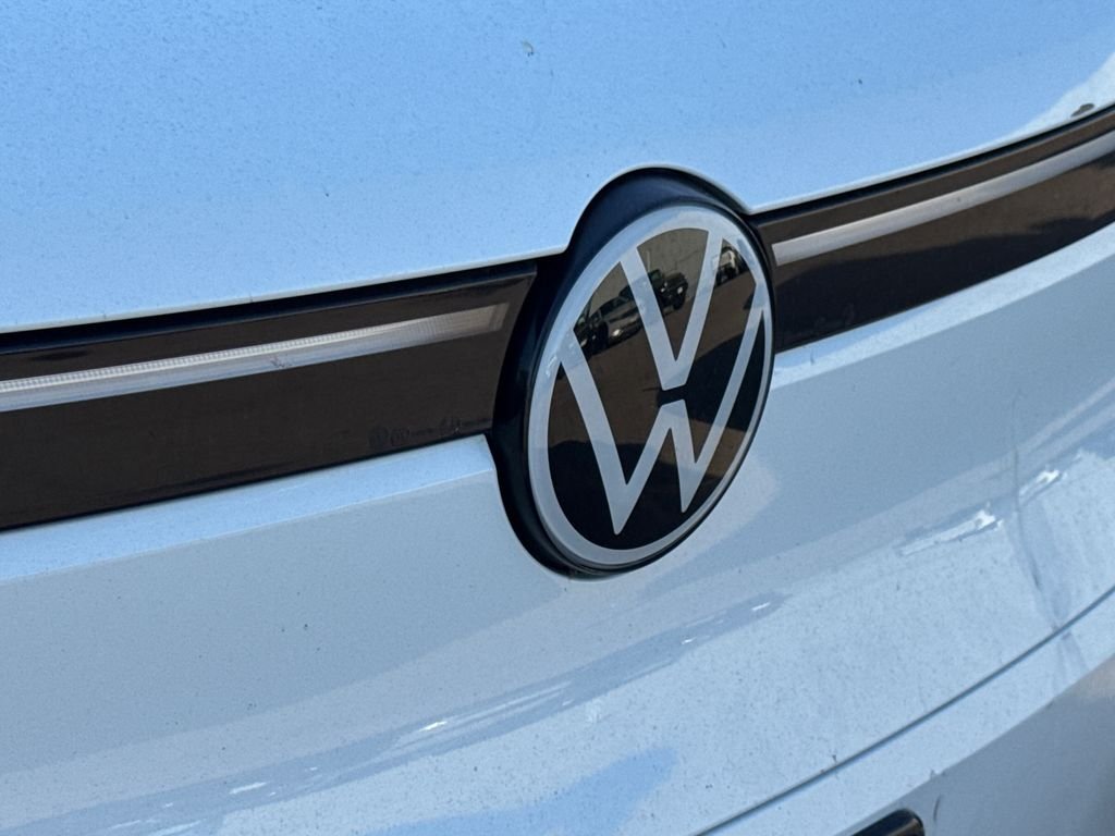 Used 2022 White Volkswagen Pro S image 21