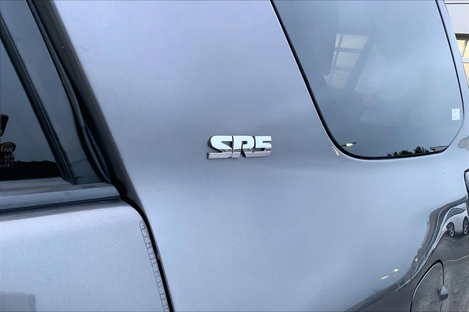 Used 2018 Magnetic Gray Metallic Toyota SR5 Premium image 28