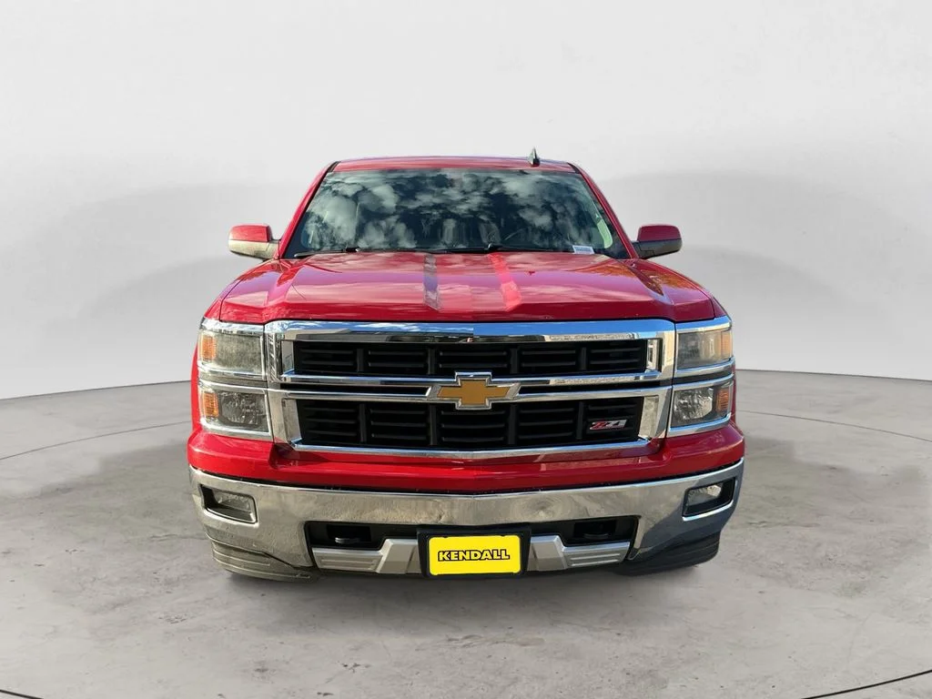 Used 2015 Red Chevrolet LT image 2