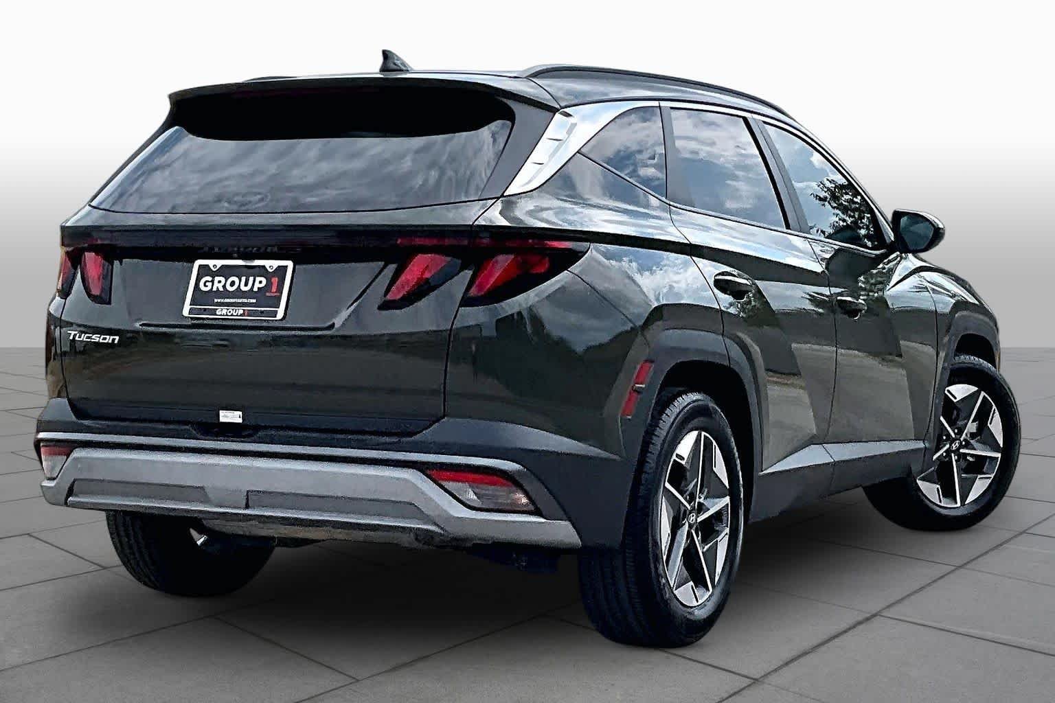 Used 2025 Rockwood Green Hyundai SEL image 13