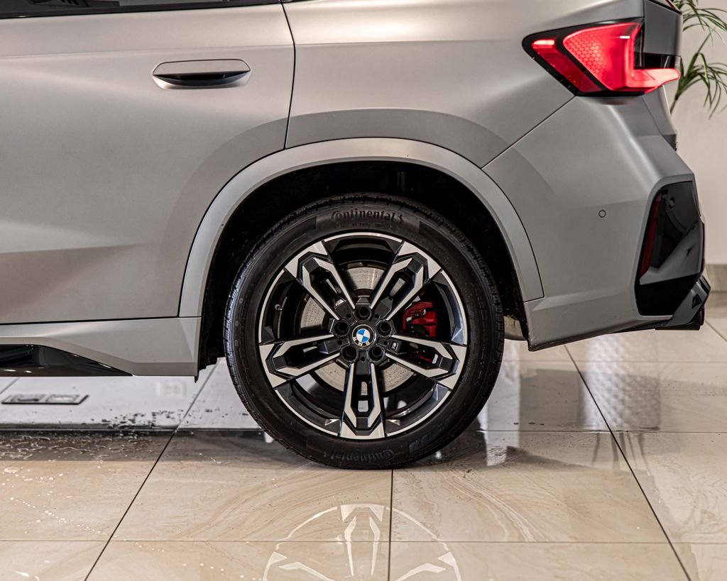 Used 2026 Gray BMW M35i image 7
