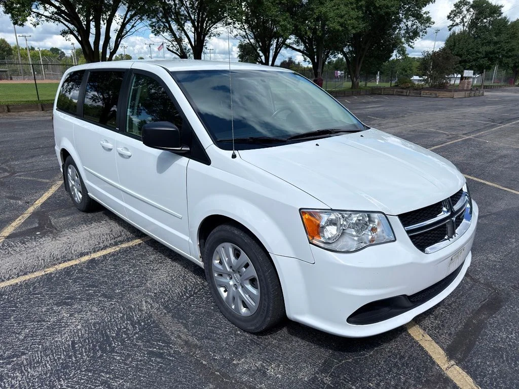 Used 2013 White Dodge SE image 5