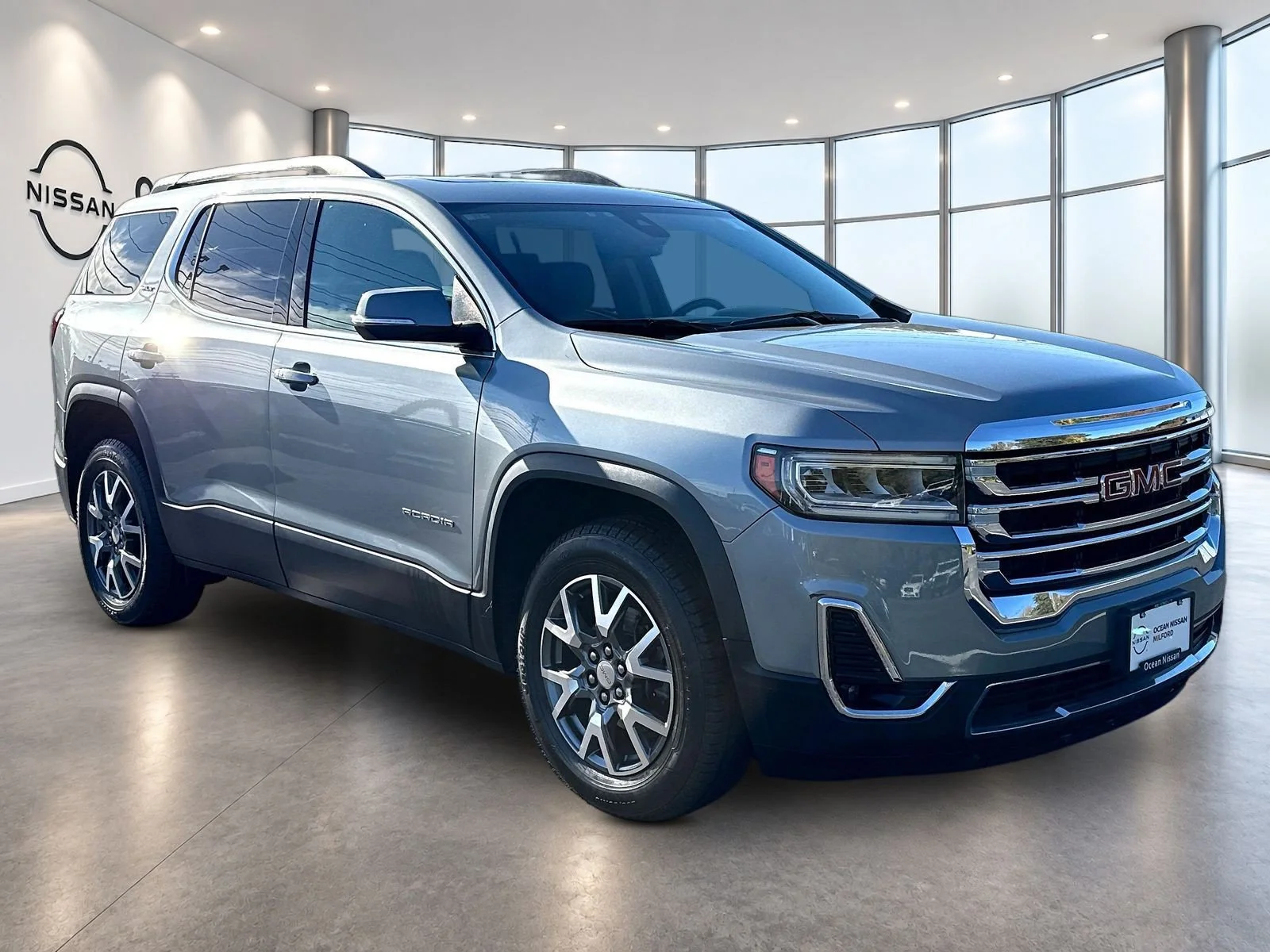 Used 2023 Sterling Metallic GMC SLT image 3