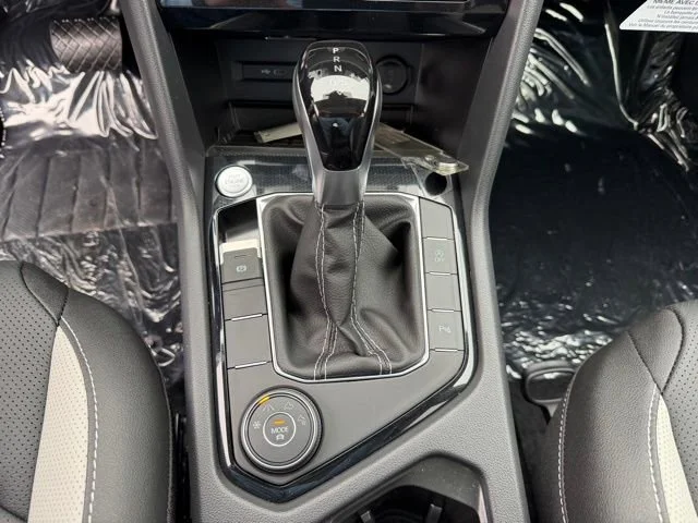 New 2026 Deep Black Pearl Volkswagen SEL image 22