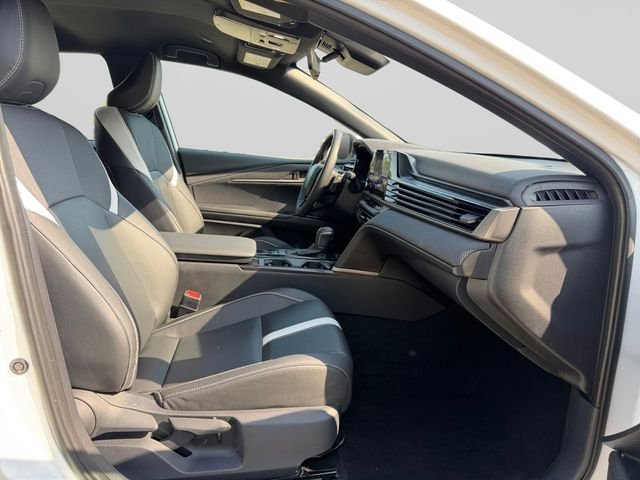 Used 2025 Ice Toyota SE image 15