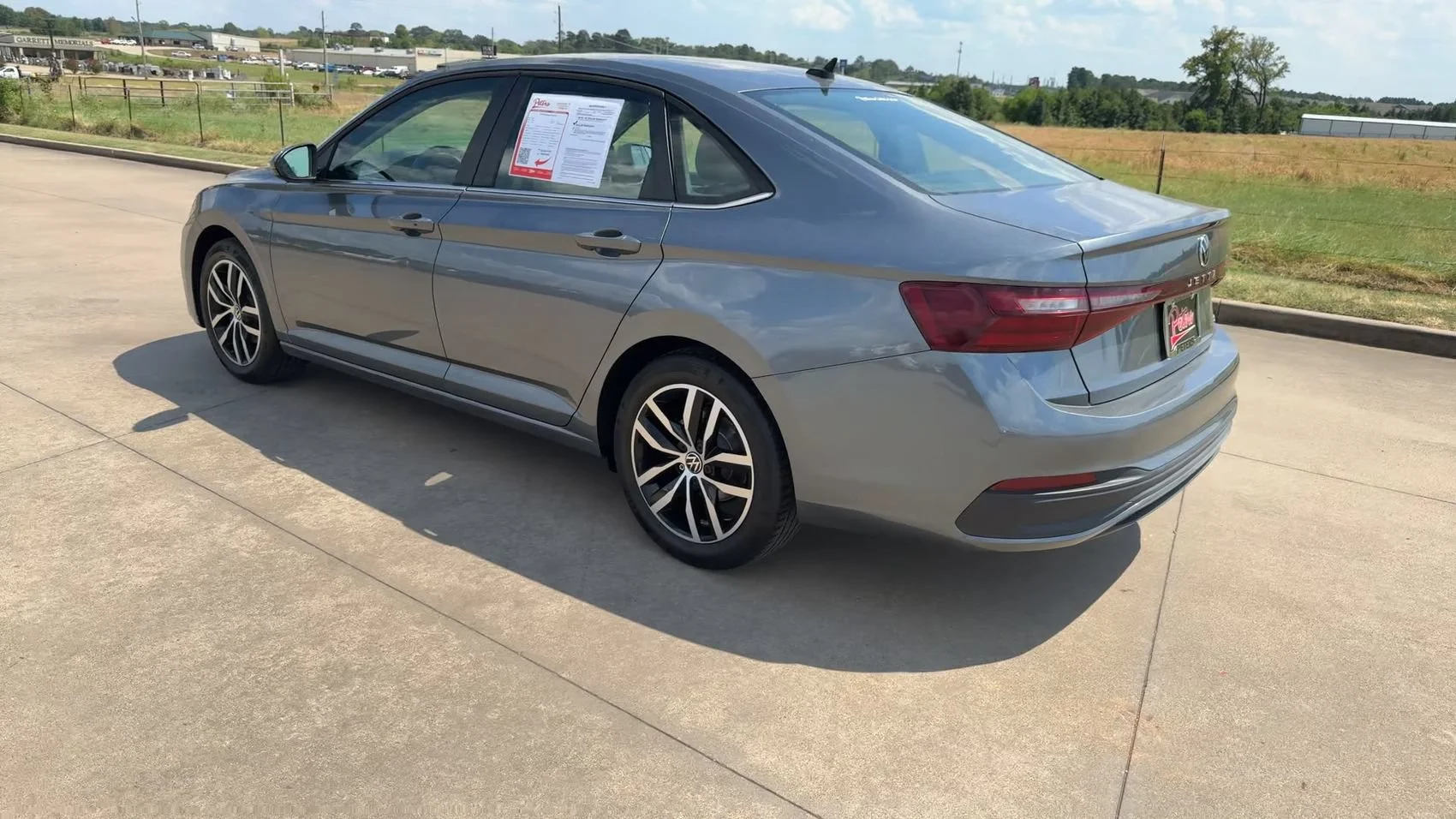 Used 2025 Gray Volkswagen SE image 7