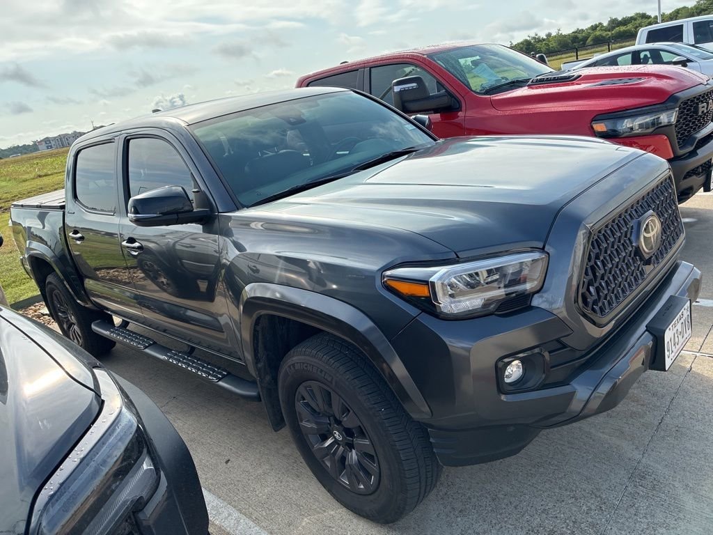 2022 Toyota Tacoma Limited Double Cab 4WD V6 Auto Short Bed's photo