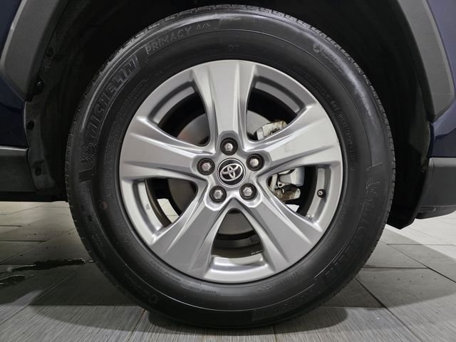 Certified Used 2025  Toyota XLE image 25