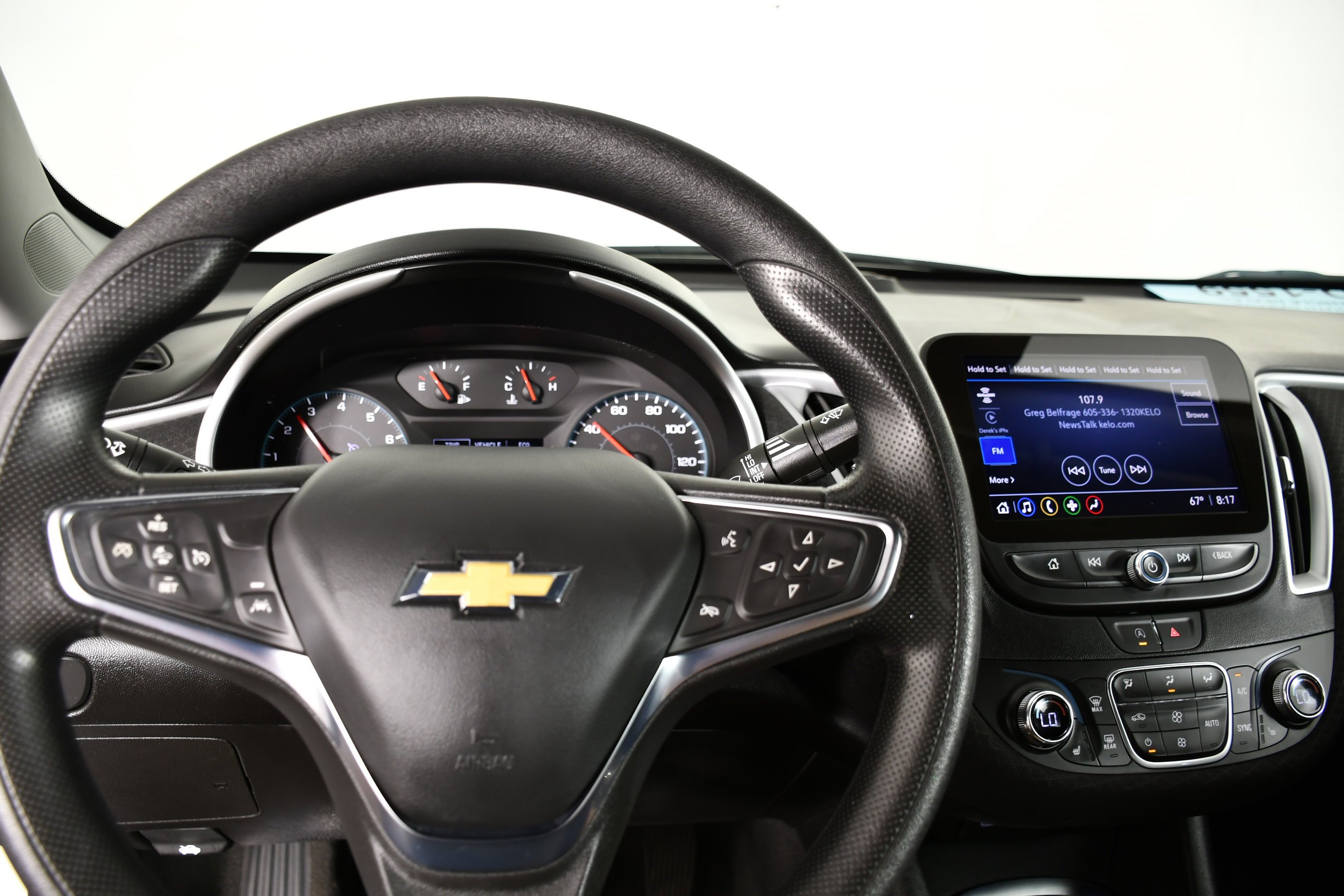 Used 2024 Summit White Chevrolet LT image 16
