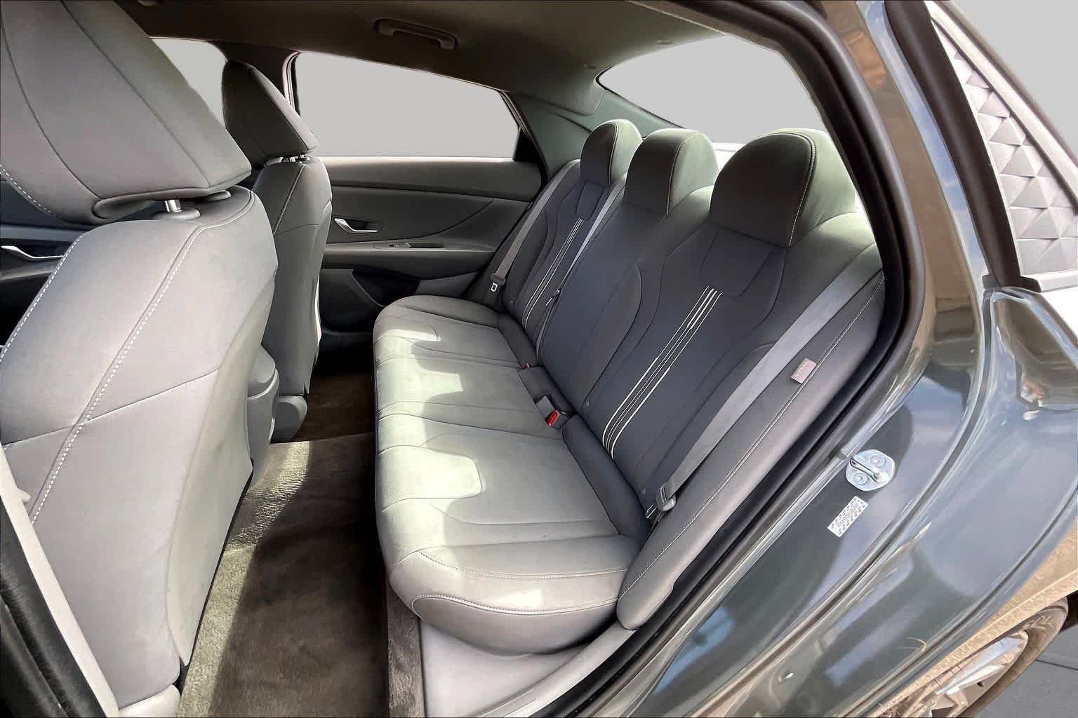 Used 2024 Amazon Gray Hyundai SEL image 19