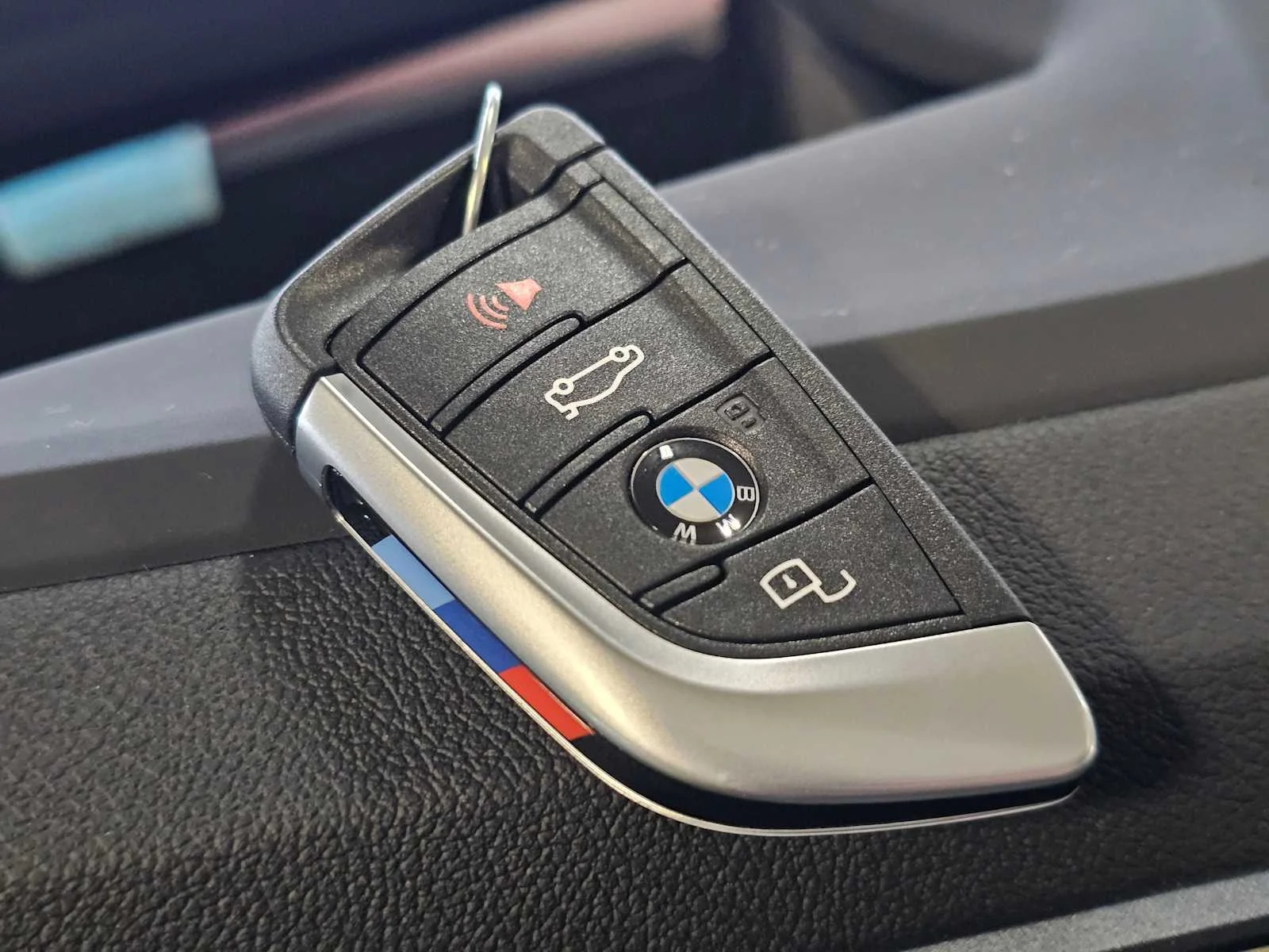 New 2026 Dravit Grey Metallic BMW 330i NA xDrive image 37