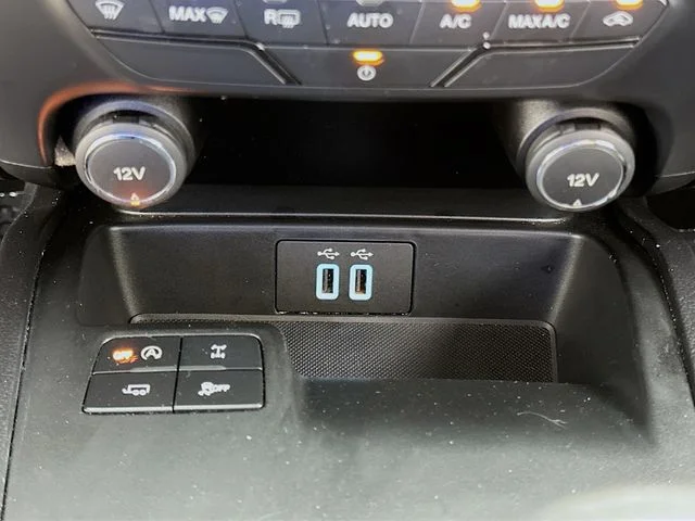 Used 2020 White Ford XLT image 18