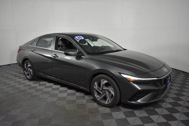 2025 Hyundai Elantra SEL - Photo 12
