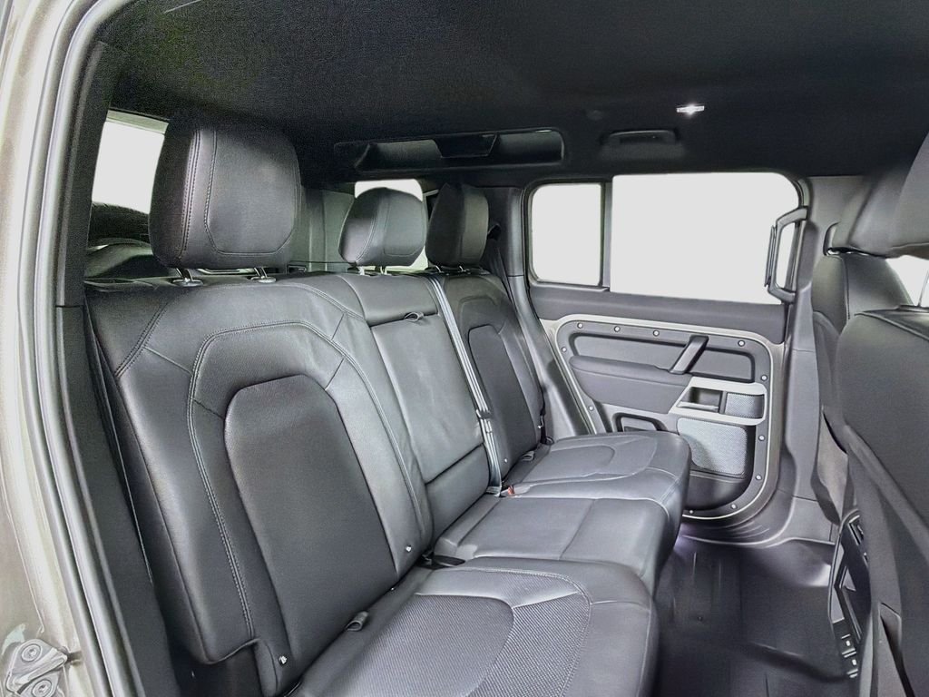 Used 2023 Silver Land Rover S image 28