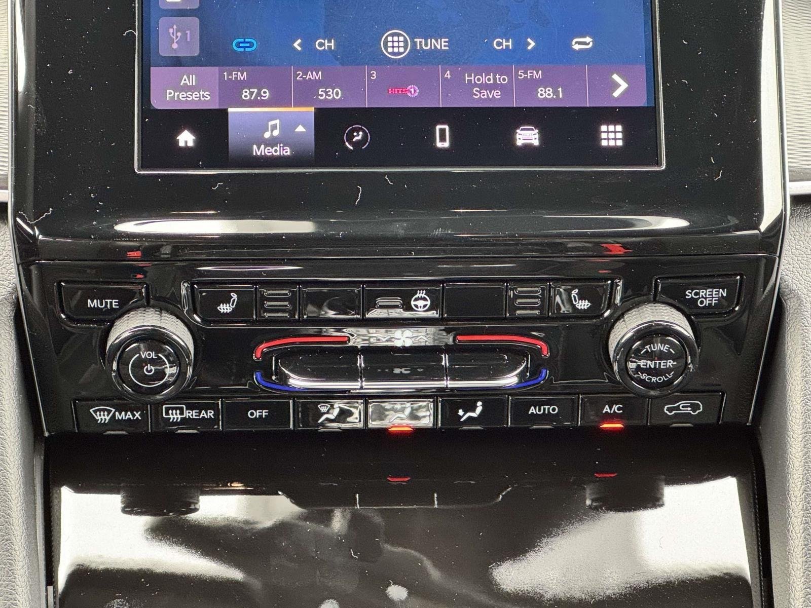 New 2025 Velvet Red Pearl-Coat Exterior Paint Jeep Altitude image 5