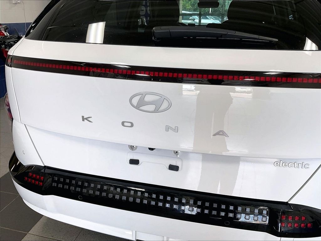 Used 2024 White Hyundai Limited image 27