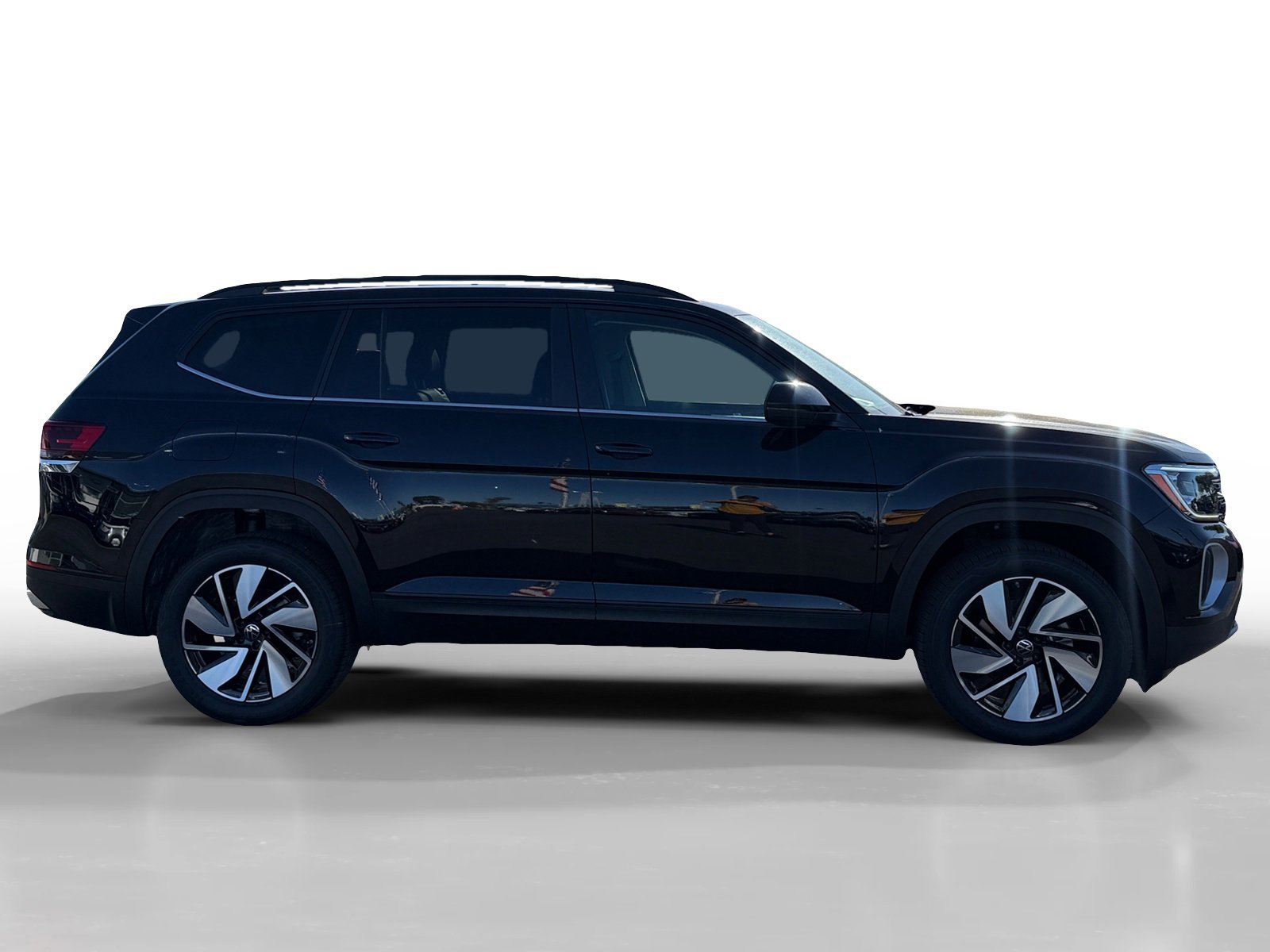 New 2026 Black Pearl Volkswagen 2.0T SE w/Technology image 6