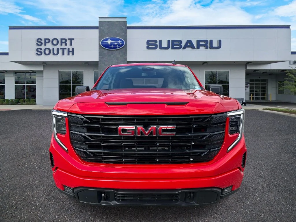 Used 2025 Red GMC Elevation image 9