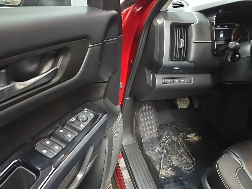 Used 2023 Red Nissan SL image 30