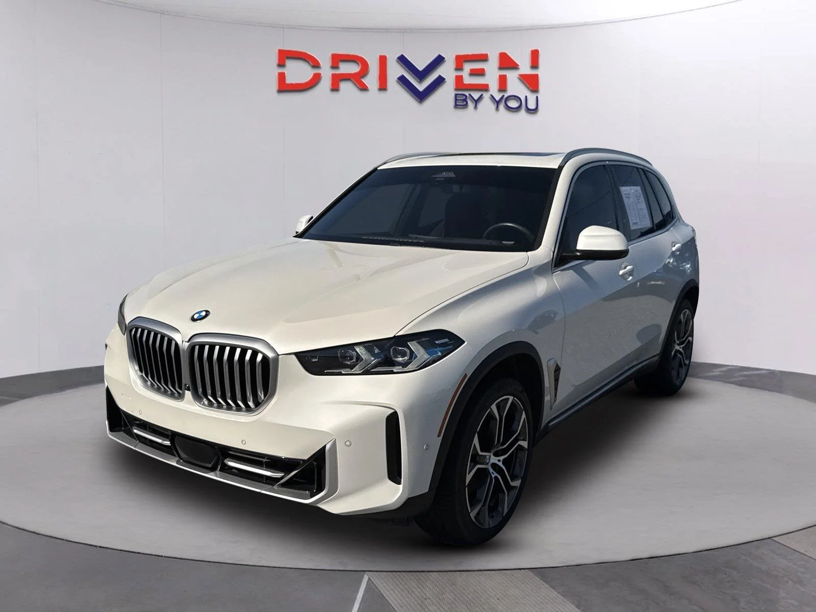 Used 2024 Mineral White Metallic BMW sDrive40i image 7
