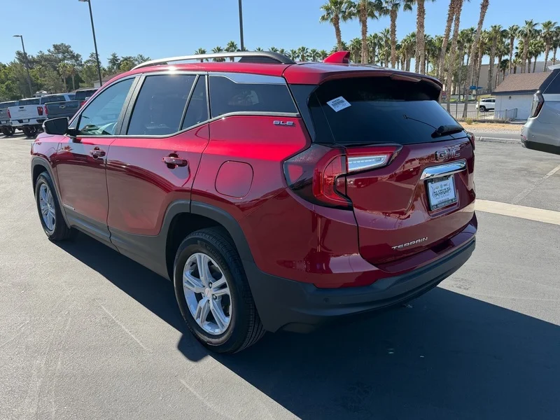 Used 2024 Volcanic Red Tintcoat GMC SLE image 5