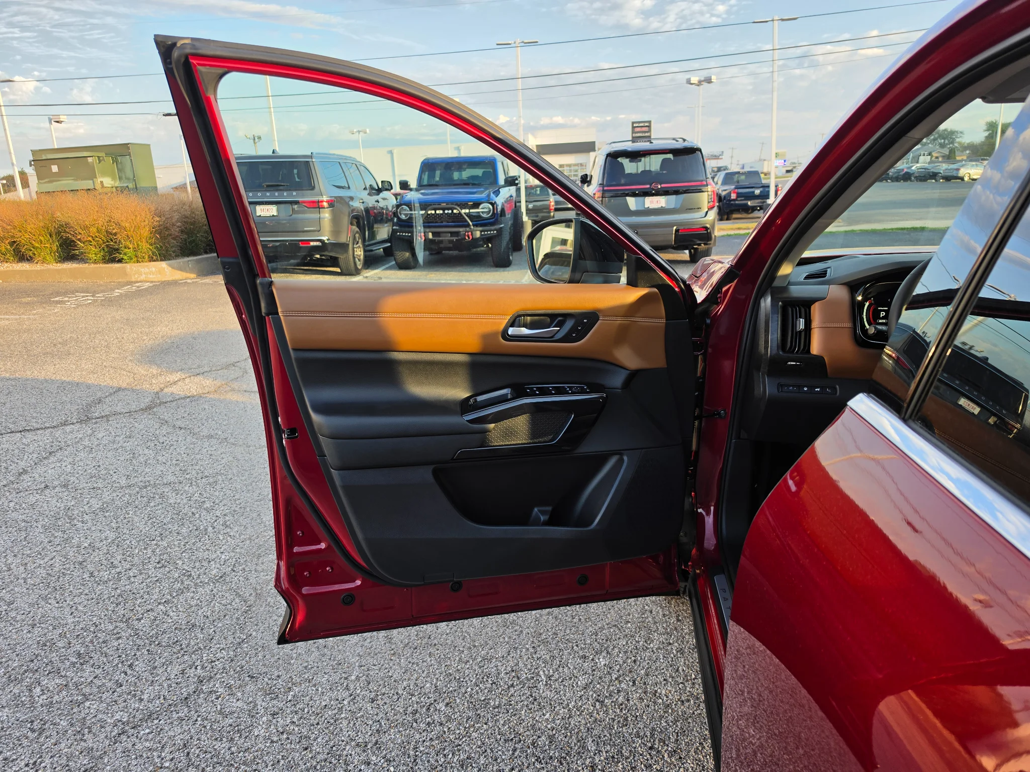 New 2026 Scarlet Ember Tintcoat Nissan Platinum image 17