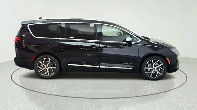 New 2027 Diamond Black Crystal Pearl-Coat Exterior Paint Chrysler Pinnacle image 15