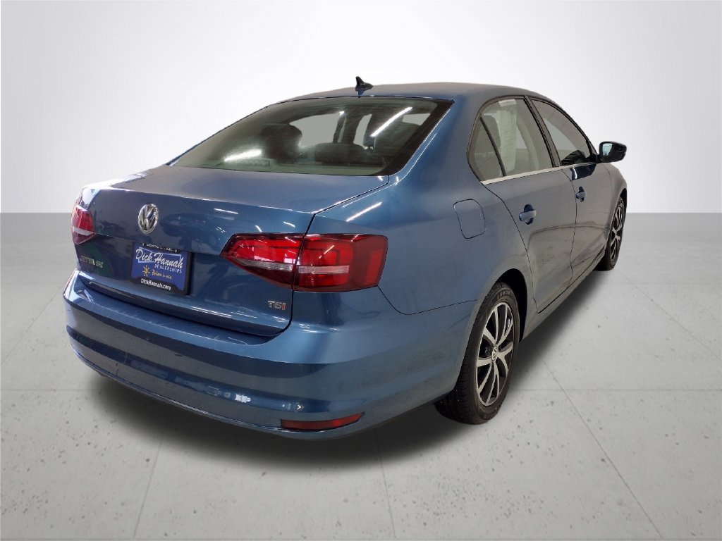 Used 2017 Silk Blue Metallic Volkswagen 1.4T SE image 13