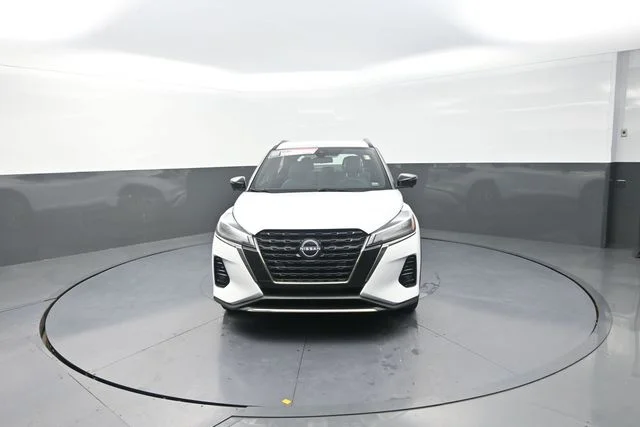 Used 2024 White Nissan SR image 58