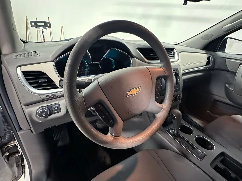 Used 2017 White Chevrolet LS image 22