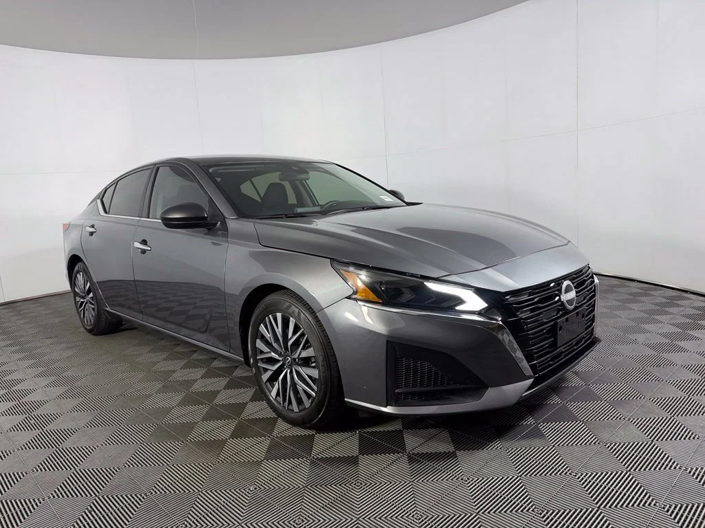 Certified Used 2025 Gray Nissan 2.5 SV image 4