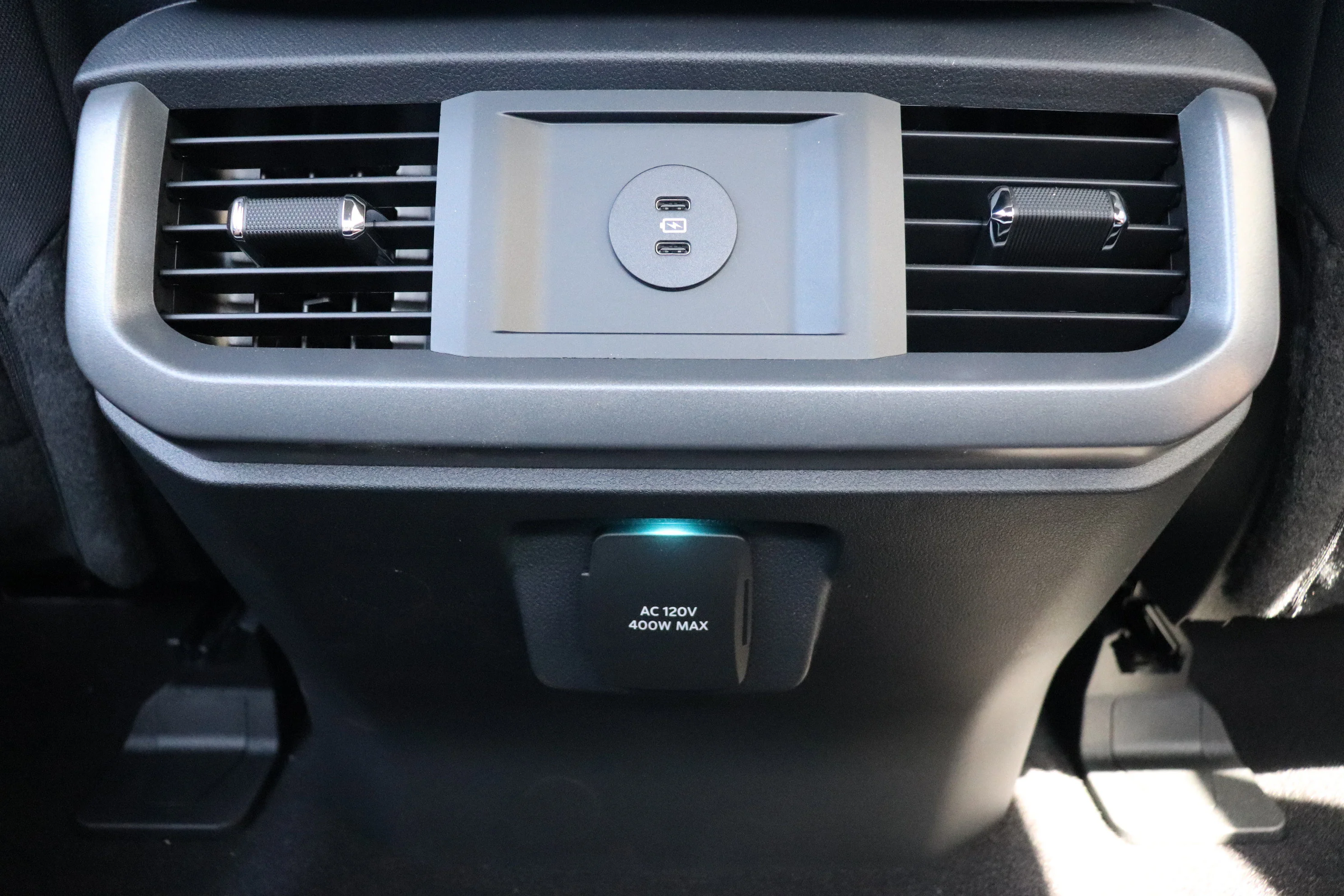 New 2026 CARBONIZED GREY METALLIC Ford XLT image 17