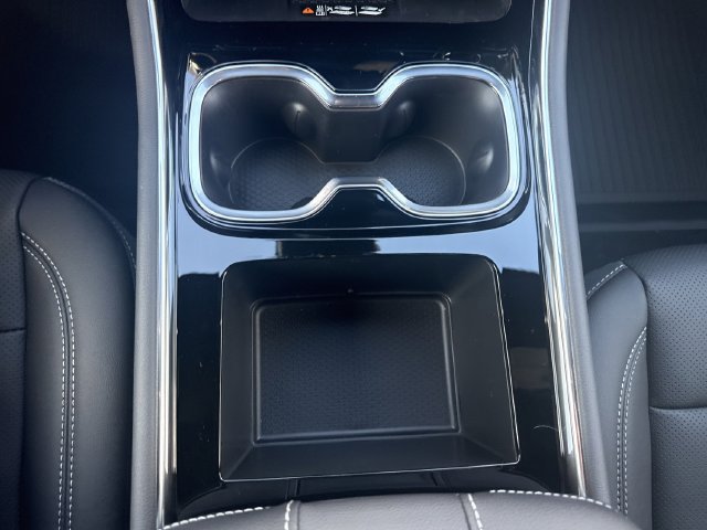 2027 Chevrolet Traverse LT - Photo 21