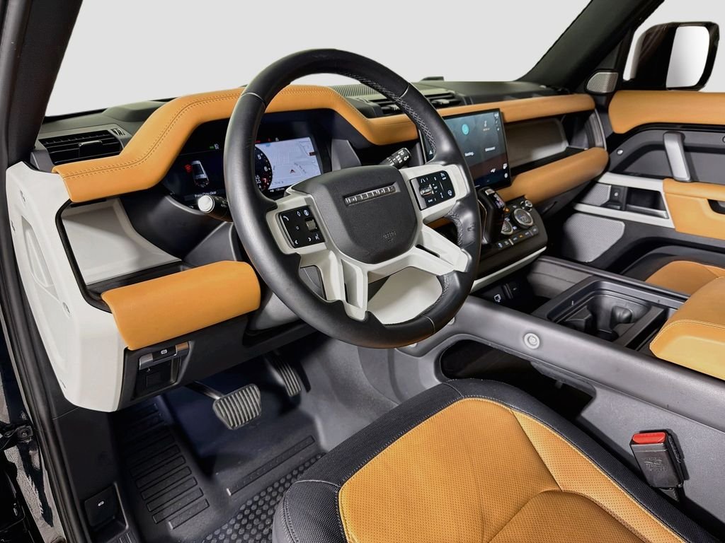 Certified Used 2024 Black Land Rover X-Dynamic SE image 9