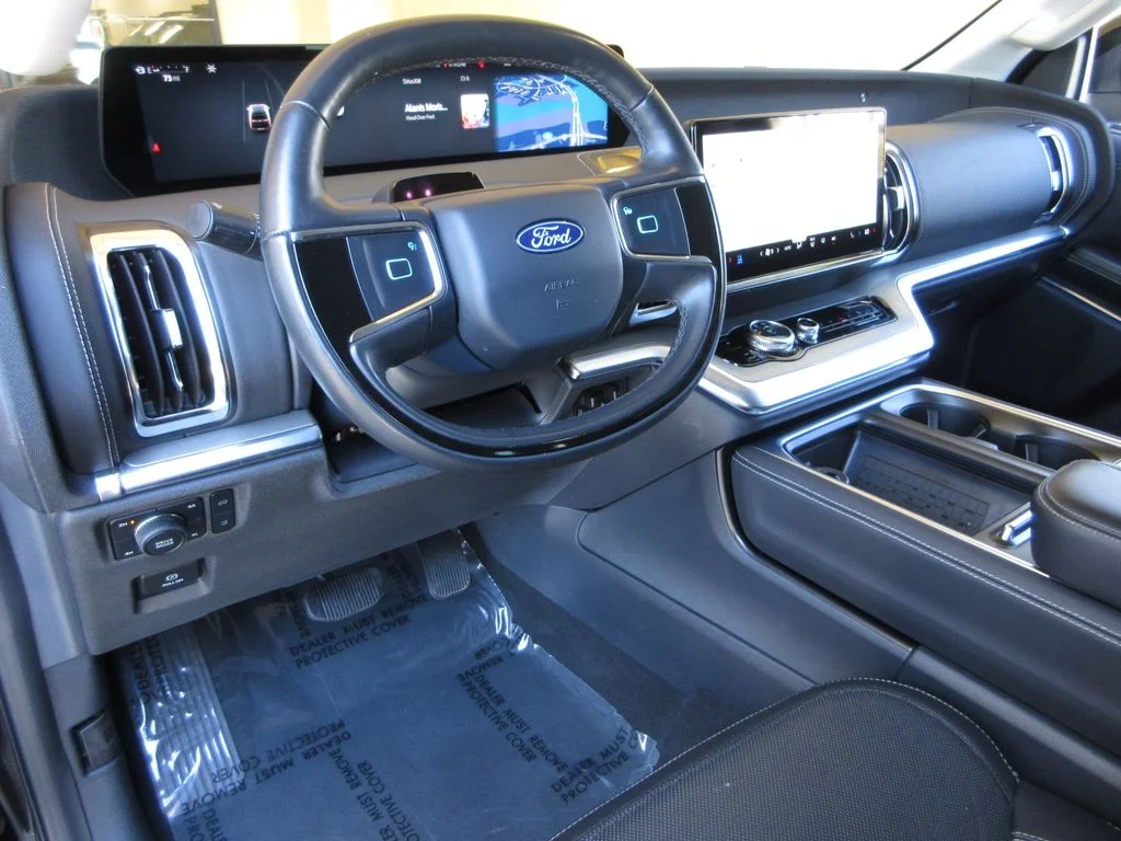 Used 2025 Black Metallic Ford Platinum image 13