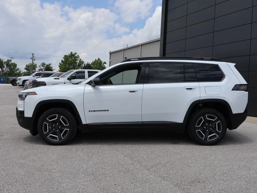 New 2026 Bright White Clear-Coat Exterior Paint Jeep Laredo image 2