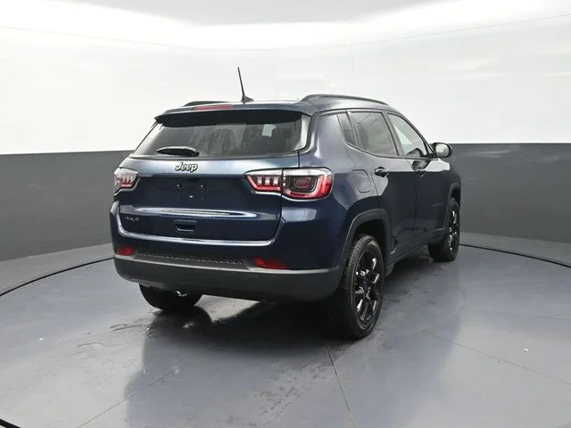 New 2026 Fathom Blue Pearl Coat Jeep Latitude image 9