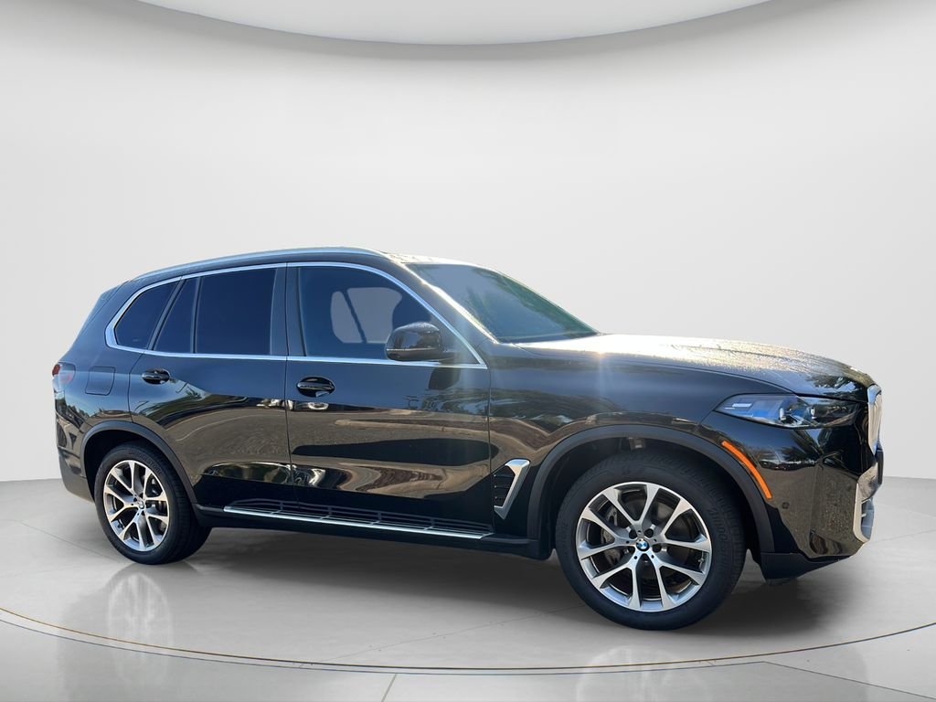 Used 2026 Black BMW xDrive40i image 3