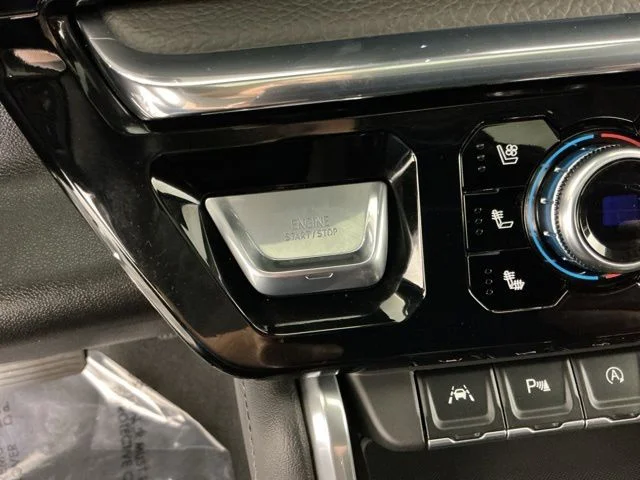 Used 2025 Black GMC Denali image 27