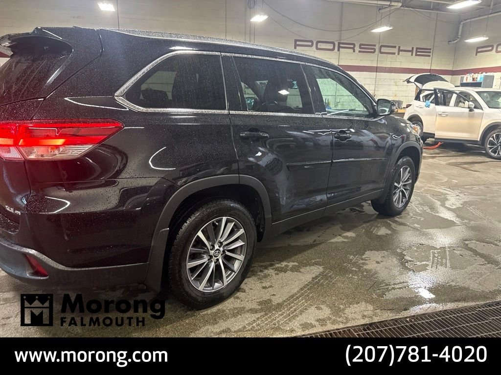 Used 2019 Black Toyota XLE image 4