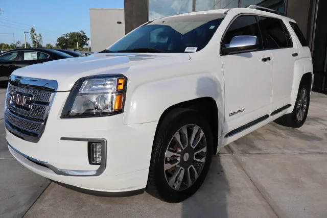 Used 2016 Summit White GMC Denali image 8