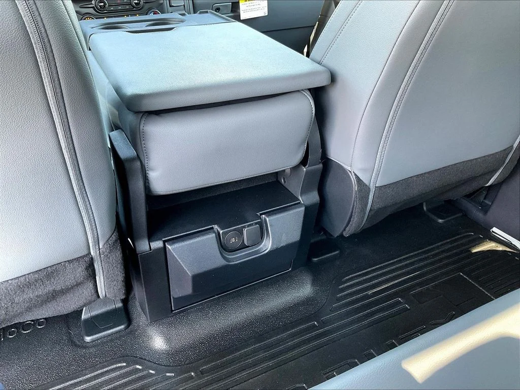 New 2026 Oxford White Ford F-450® XL image 18
