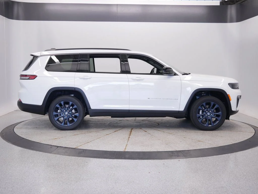 New 2026 Bright White Clear-Coat Exterior Paint Jeep 85th Anniversary Edition image 8