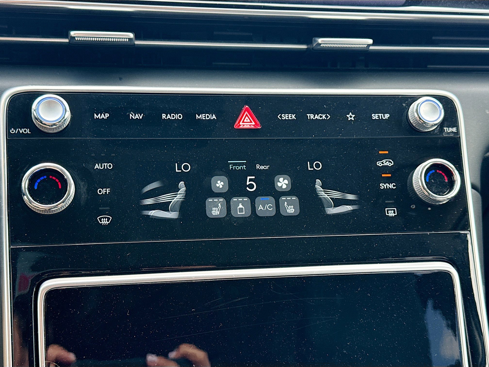 2025 GENESIS GV80 Standard - Photo 34