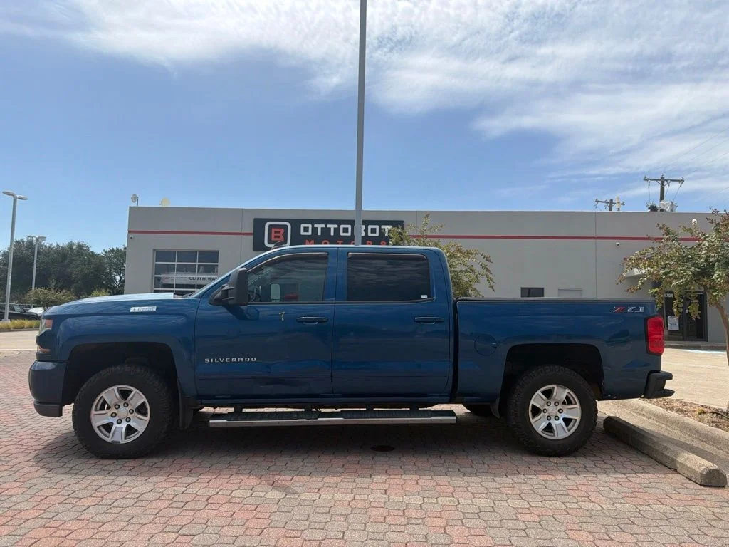 Used 2018 Blue Chevrolet LT image 8