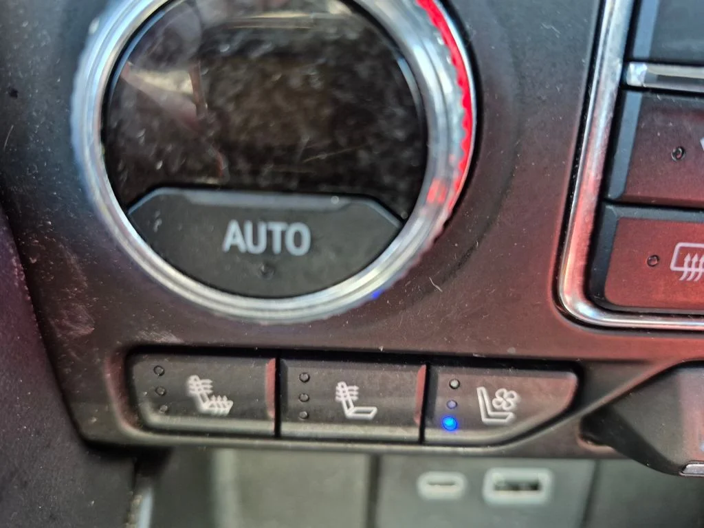 Used 2024 Black GMC Denali image 12